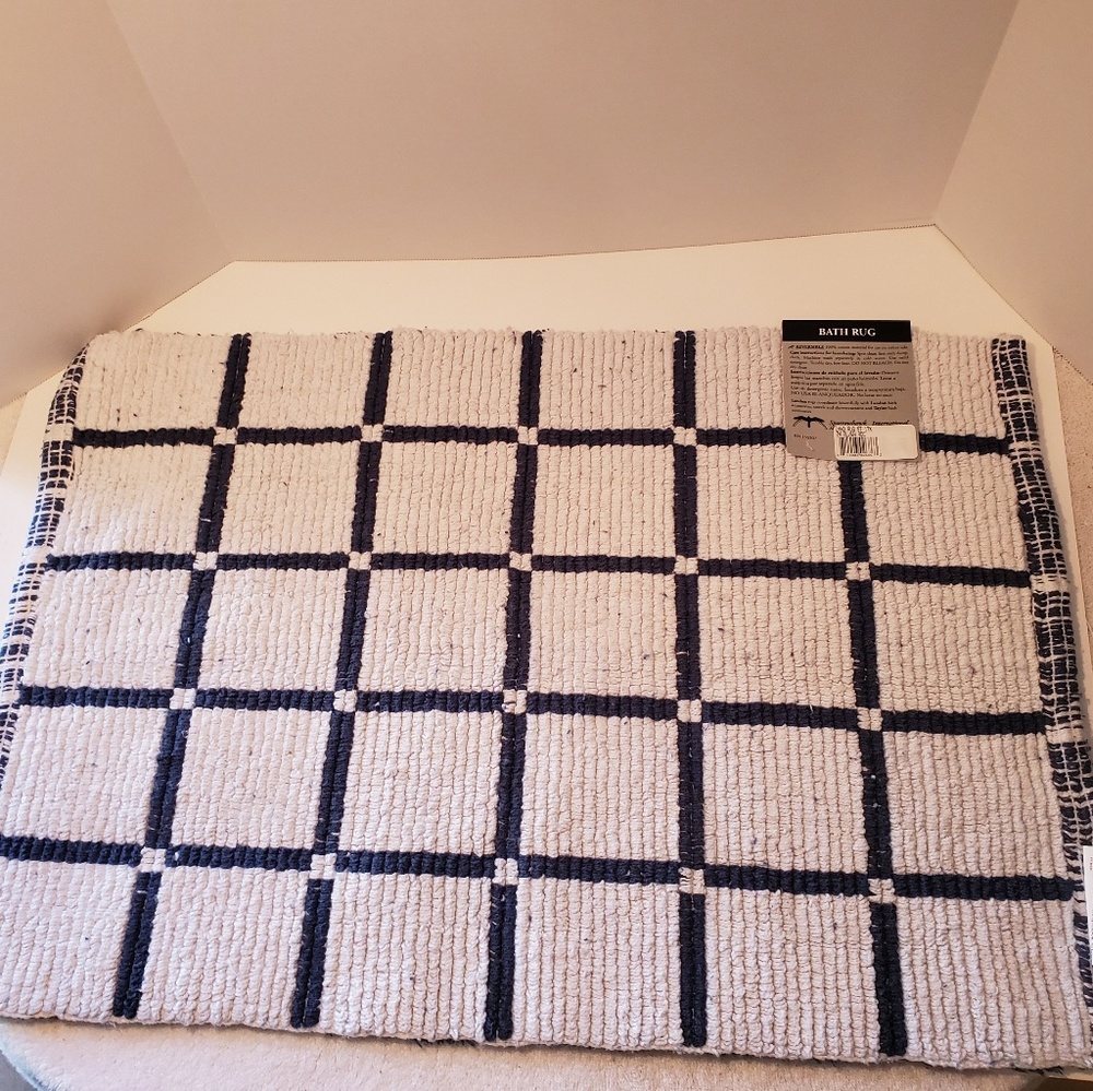 Bathroom Reversible Rug - Picture 3 of 3